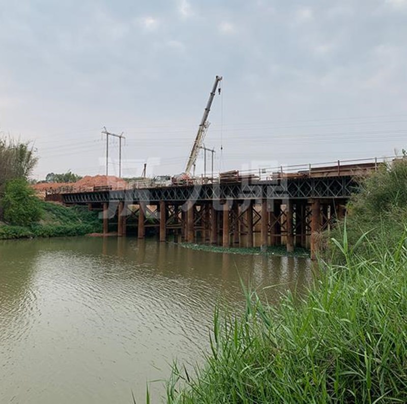 贝雷钢桥为交通工程提供便捷通道